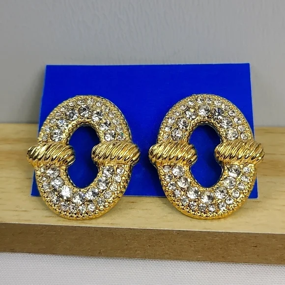 Vintage Gold-toned rhinestones earrings - Picture 6 of 16